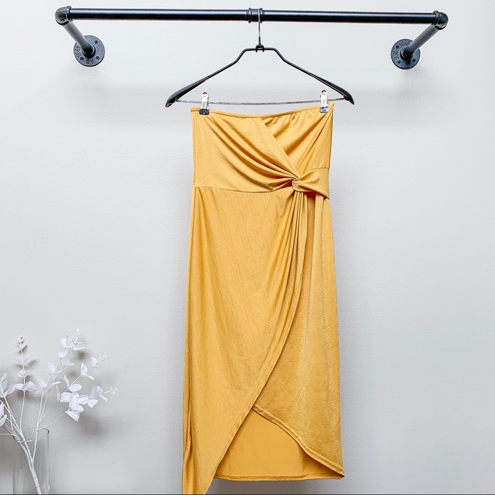 ⭐️3/$20 SALE⭐️ BOOHOO TWIST WRAP MIDI — Gold